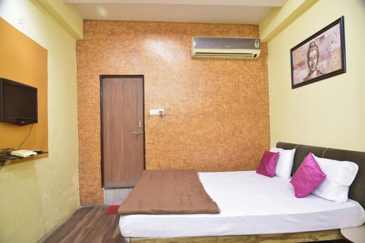 Hotel Drishti Inn Khāpri 외부 사진