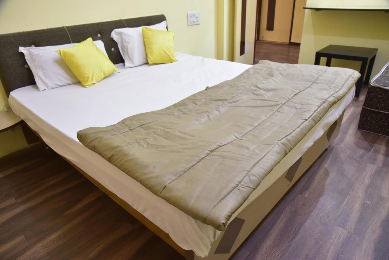 Hotel Drishti Inn Khāpri 외부 사진